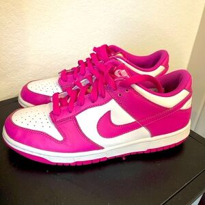Nike Dunk low Pink and white